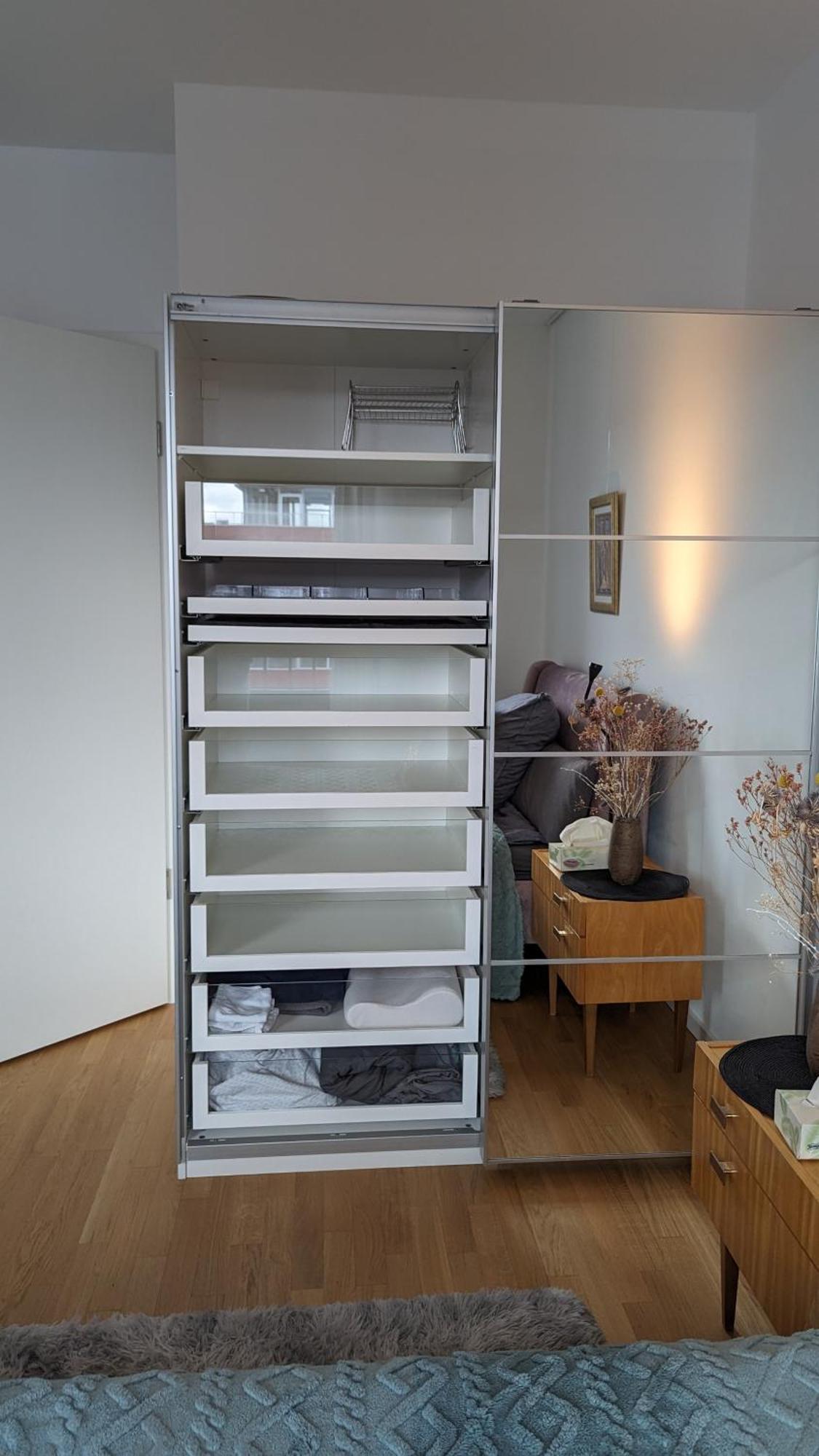 Either Private 2B2B Or Shared 1B1B, Luxury, Bright, Spacious Berlin Værelse billede